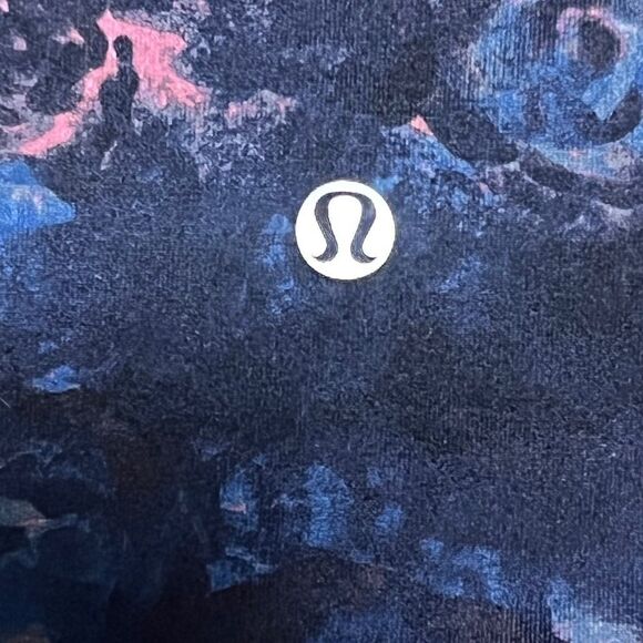 Lululemon Boogie Short Roll Down Berry Pink Navy Naval Blue Sz 6 EUC - Picture 5 of 7